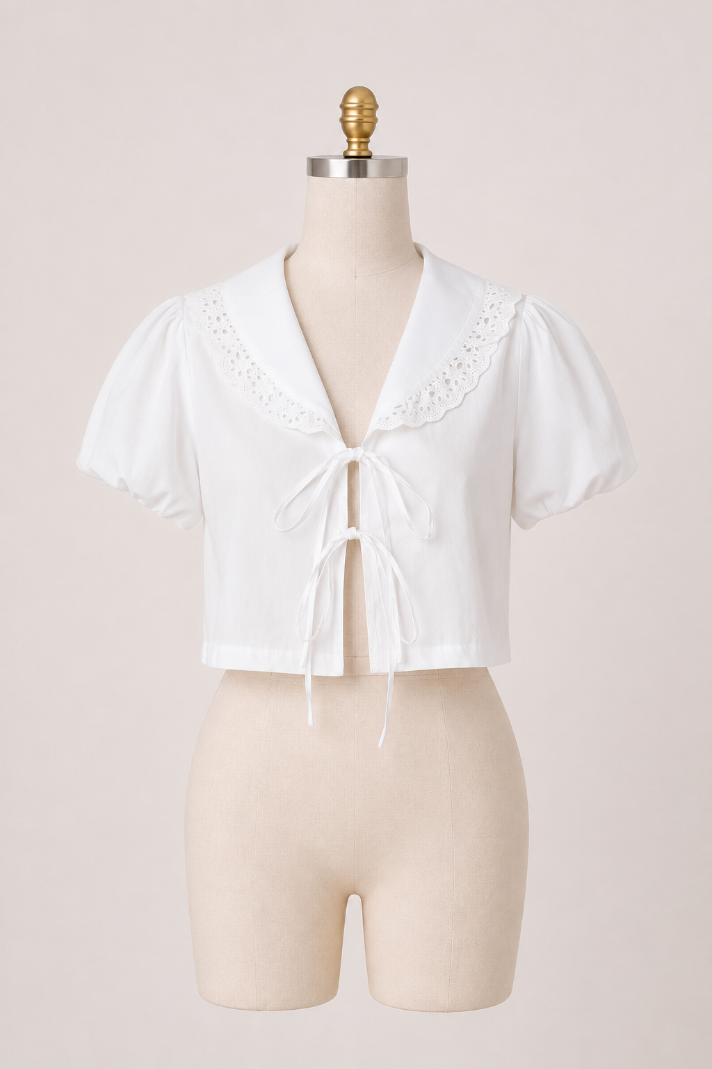 Camisa de Encaje y Cuello Blanco