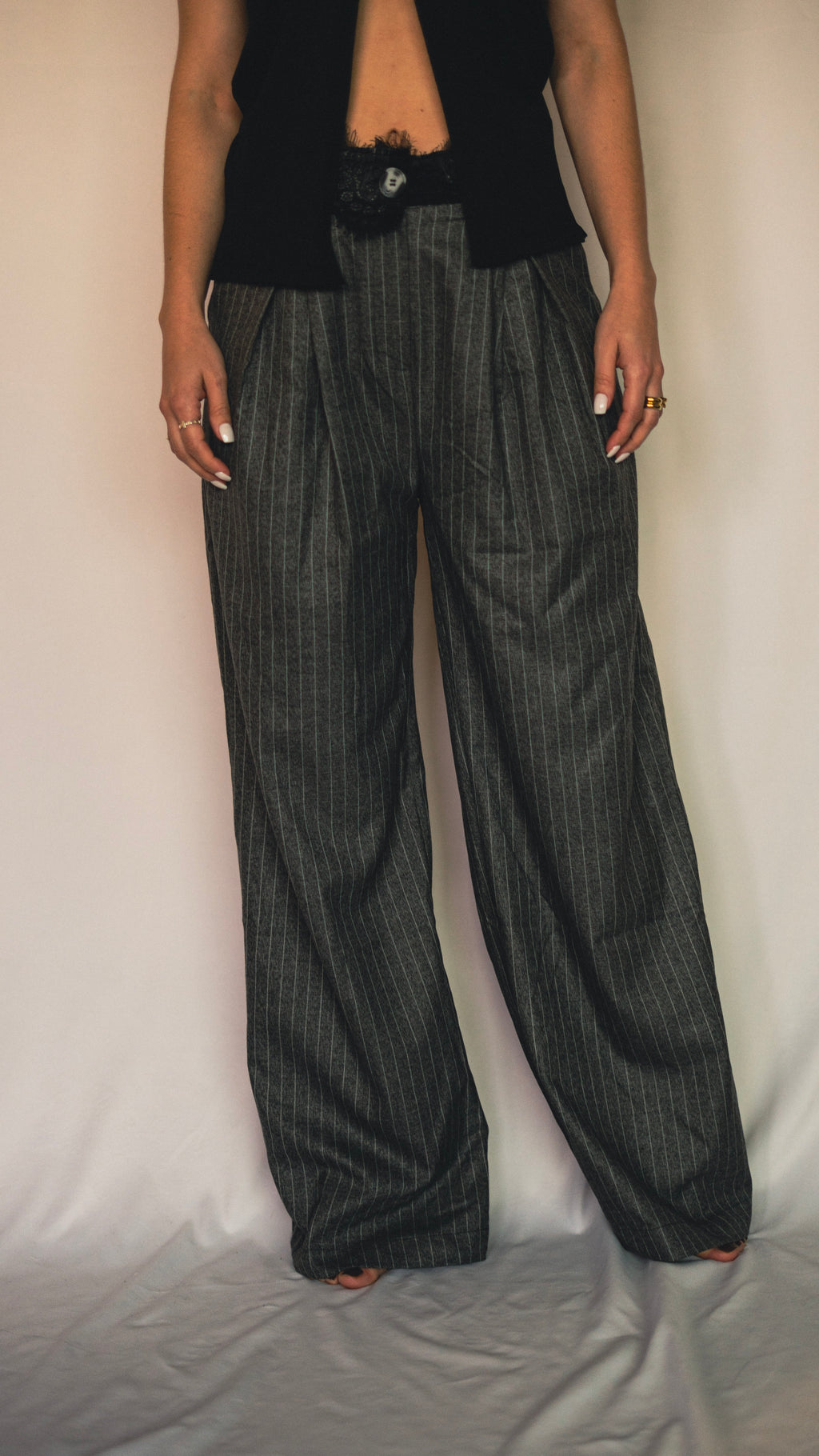 Grey Palazzo Pants With Wide Leg And Buttoned Closure
